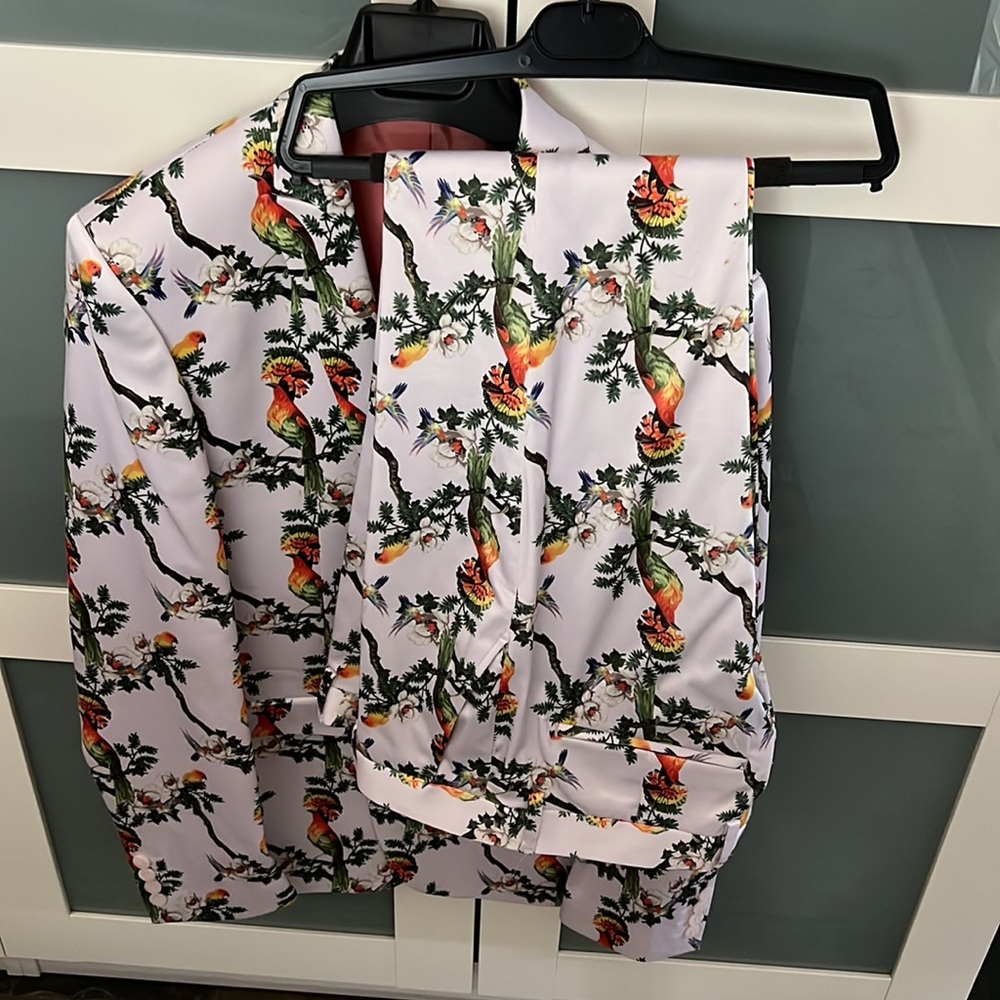 ASOS suit - Picture 2 of 5